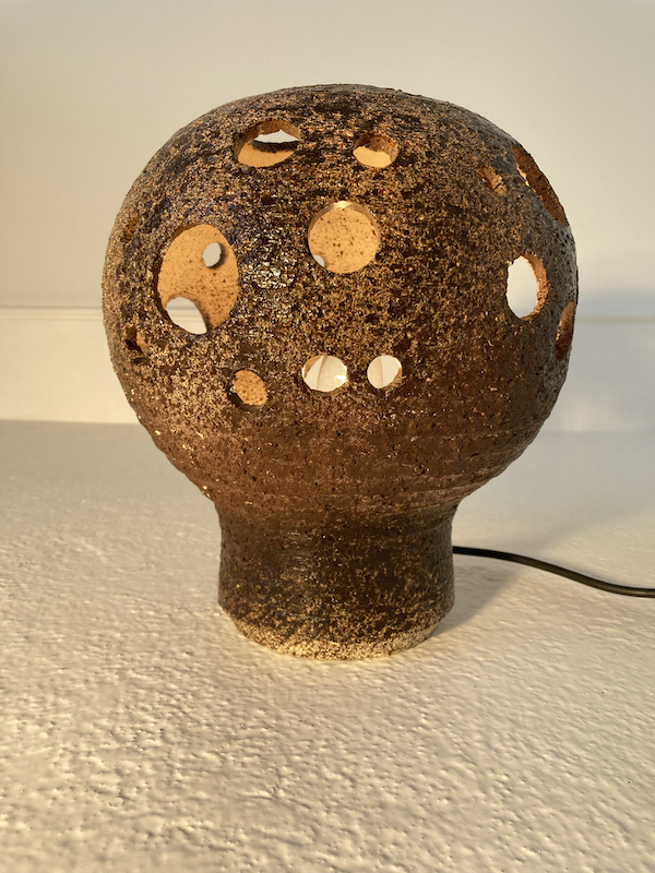 Ceramic table lamp